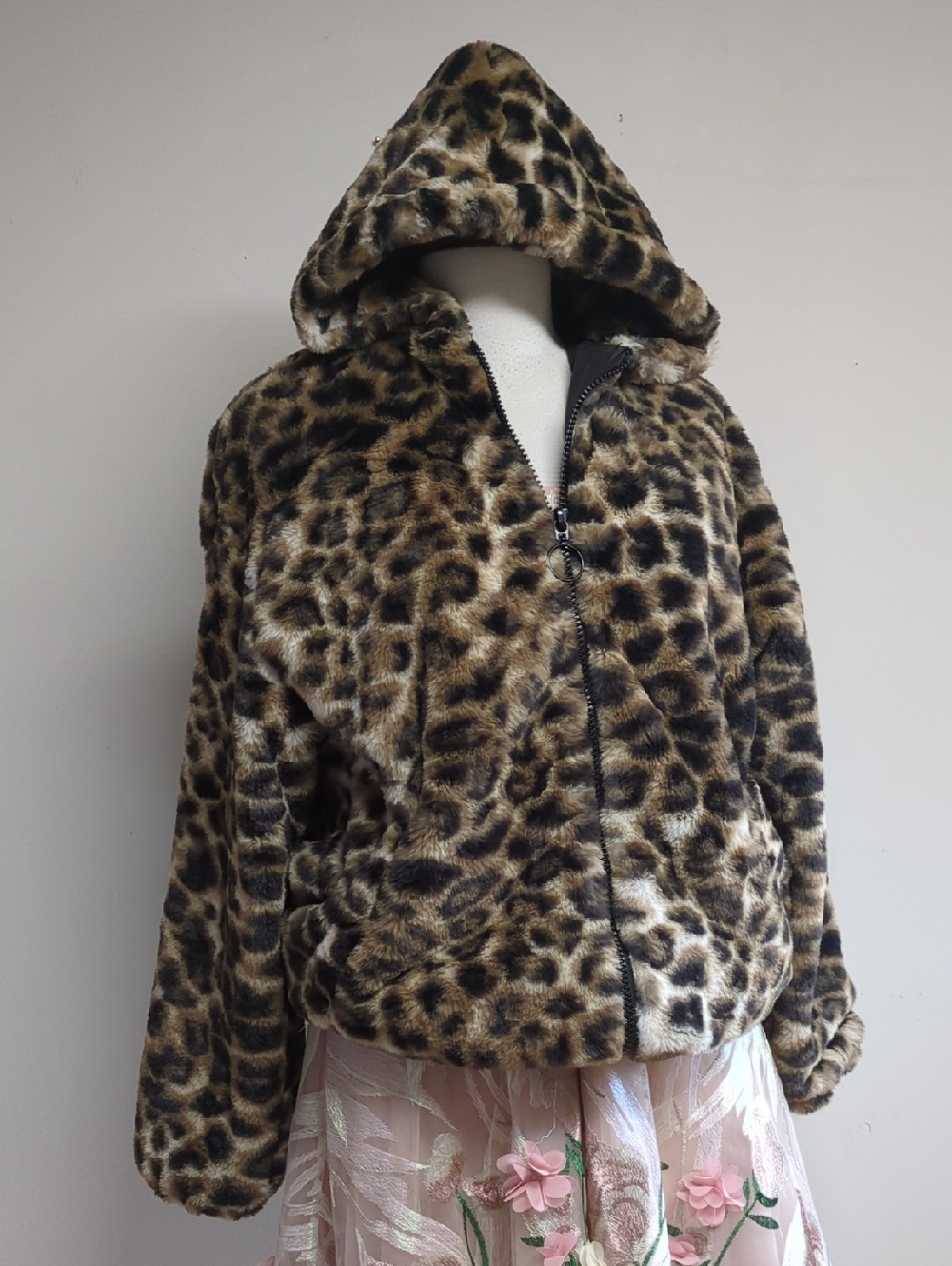 H&M Leopard Print Faux Fur Hooded Jacket - Oversized Size Small - Picture 1 of 9